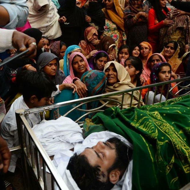 DadaAapka's tweet photo. Marde Mujahid को 100 तोफो की सलामी
#shaheedmuddasir
#Allahukbar
#MuslumUnderAttackindia https://t.co/QOXwLs2TIT