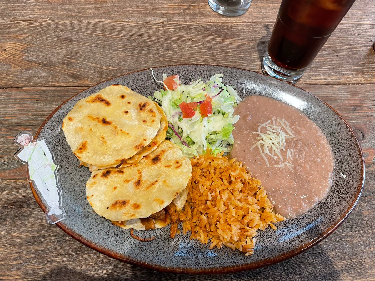 ta130811's tweet photo. ずっと入ってみたかったタコス屋さん🌮やっと入れた！1人で入れた🙌←何歳だよ😅
#TacosWay #虎の門ヒルズ https://t.co/XHk1zlneCk