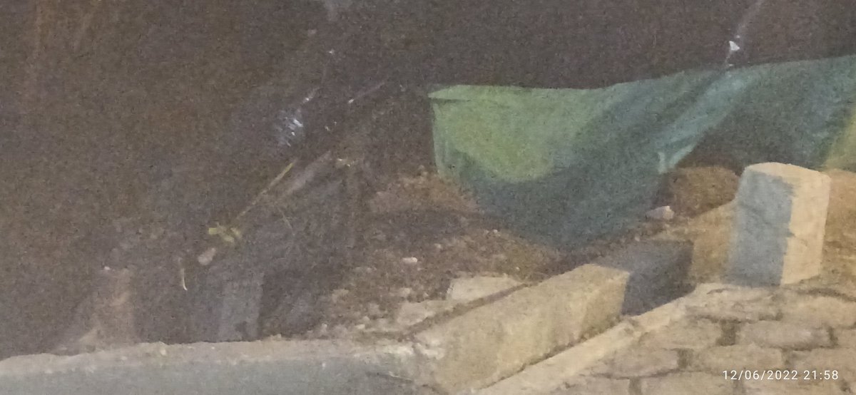 davyossh_8's tweet photo. Emergencia!!! Se necesita ayuda en Monserrate se está socavando la calle frente al conjunto Vida Nueva II, esto es en la calle Juan Bautista Aguirre y Mariano Aguilera atención @aguadequito @ObrasPublicasSV @ObrasPublicasEc @ObrasQuito https://t.co/rDoHk3AG0T