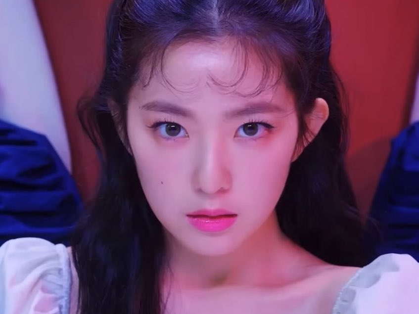 joynarakmak's tweet photo. "I’m a little Monster" - Monster by Red Velvet IRENE &amp; SEULGI https://t.co/3Ao2NRpCKx