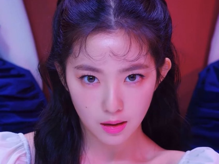 joynarakmak's tweet photo. "I’m a little Monster" - Monster by Red Velvet IRENE &amp; SEULGI https://t.co/3Ao2NRpCKx