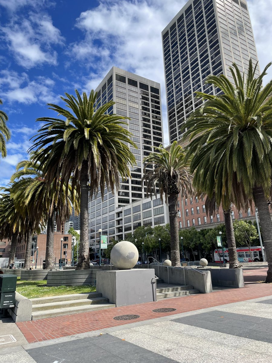 ayamisc's tweet photo. Enjoyed the cool sea breeze in the city today~ https://t.co/MrHQY8rBjF
