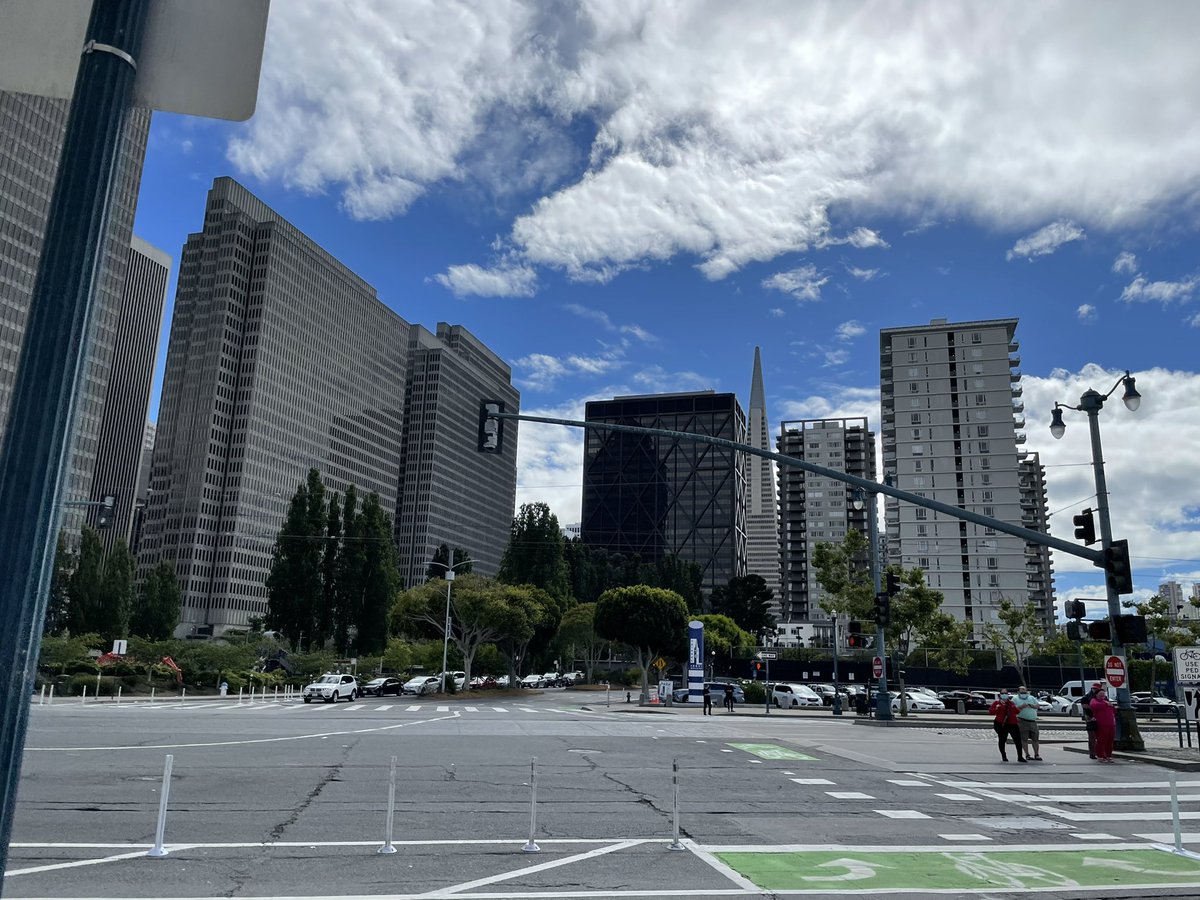ayamisc's tweet photo. Enjoyed the cool sea breeze in the city today~ https://t.co/MrHQY8rBjF
