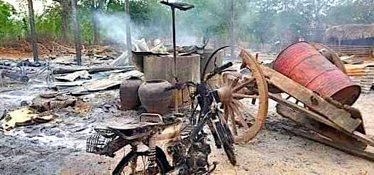 IrrawaddyNews's tweet photo. More than 200 of 250 houses were burnt down in Chaung Meeto Village in Sagaing Region’s Wetlet Township when some 60 junta troops raided the village on June 9. A woman, 80, was injured and some 2,000 residents of six villages fled their homes. (Photo: CJ) #WhatsHappeningInMyanmar https://t.co/riAJ8IY29K