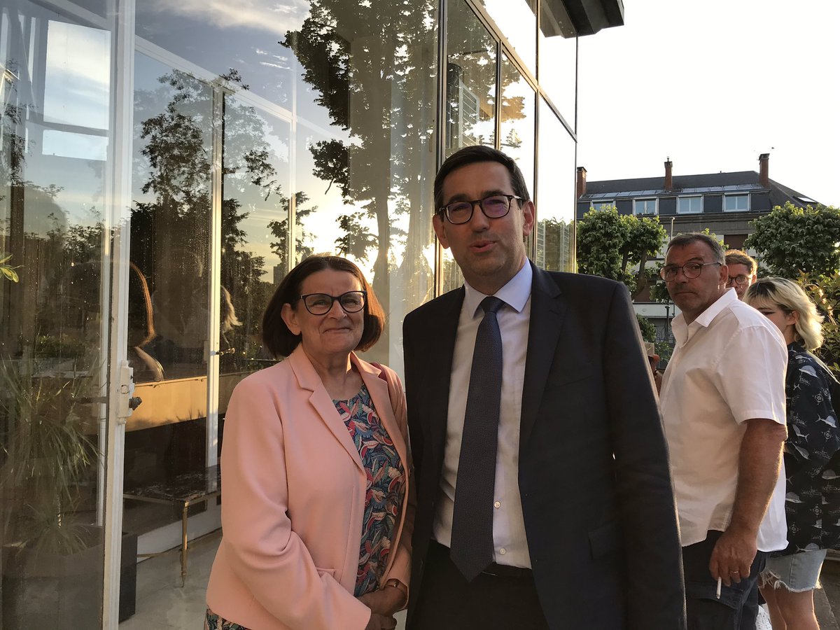 aitrene1's tweet photo. Focus dans le 7h30 sur @RADIO8ARDENNES #legislative2022 dans les Ardennes. Dans la 1ère circo le candidat de la majorité  @LionelVuibert  est en retard au soir du 1er tour 20,47%  il espère rassembler pour faire barrage au RN 27,4% @candideblomme @colloc08 @alibenbournane https://t.co/R0UYvRAcbS