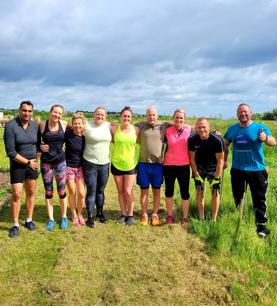 LadiesSeaton's tweet photo. Decking move completed Sat 11th, next stage soon. Thanks again to military fitness for taking time out of their session #seaton park. #teamwork #community #wellness - we are #inthistogether #trails #freshhub
@healthierscot @KSBScotland @HSCAberdeen
#volunteer @Aberdeen_ACVO https://t.co/bNl9uFOBU4