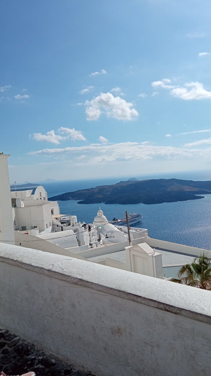 sonja7474's tweet photo. Fira Santorini 💙 https://t.co/Hcpup9PKJX