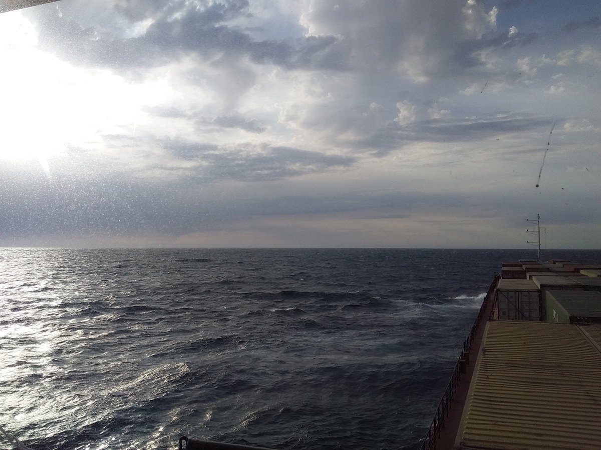 semja_kh's tweet photo. هر نور که آید او از نور تو زاید او
می مژده دهد یعنی فردای تو می‌آید

Sailing and Sun
Caspian Sea
تصویر ۲۲ خرداد ۱۴۰۱ https://t.co/fVOXcbSJBk