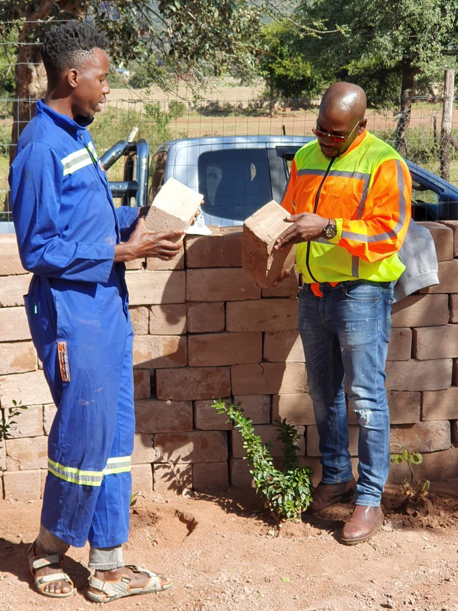Ndi_Muvenda_'s tweet photo. @CyrilRamaphosa Hi Mr President I am 24 Years Old Graduate From SA i have decided to help Government with job creation currently we have 4 employees,,,we make quality bricks 🧱 we now have everything but ku short delivery truck  🙏🏼

Can you please bless us with a truck https://t.co/FGjEsaD7aI
