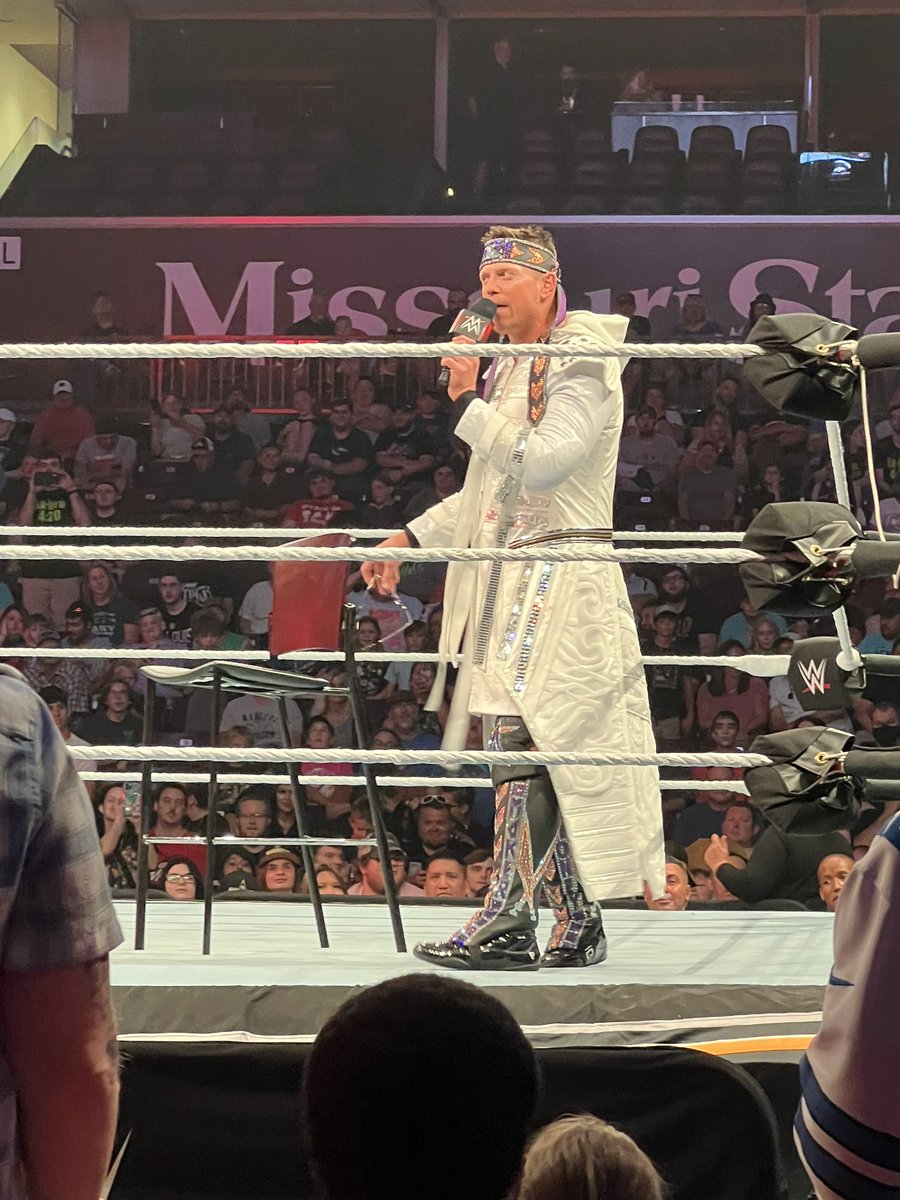 GideonGirl10's tweet photo. #MizTV #WWESpringfield @mikethemiz https://t.co/vuAaOla5BY