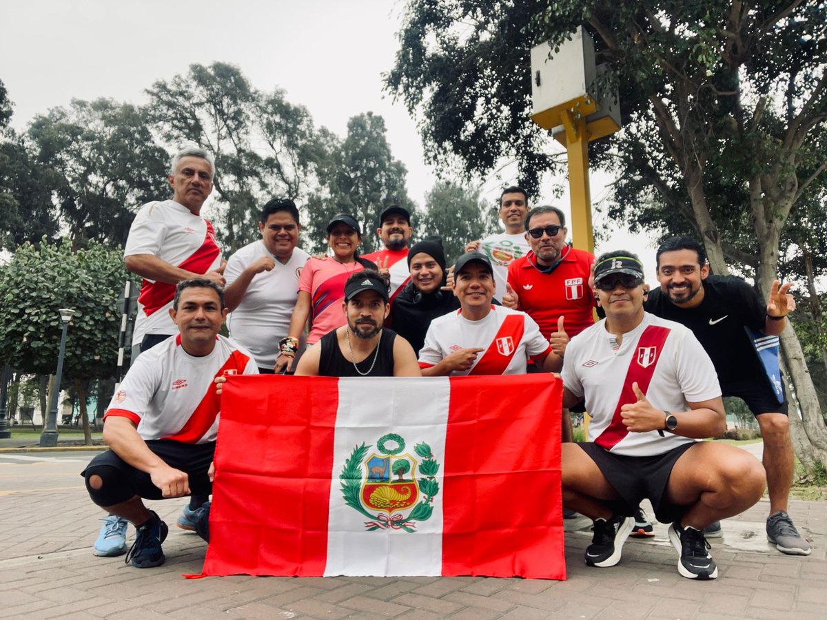 CremaRunners's tweet photo. Hoy fue el 2do reconocimiento de ruta y aprovechamos para dar un aliento a nuestra selección Peruana.
Unete al Team que corre con Garra!!!
Info inbox 👊
#teamcremarunners #yalenutritionfit #atletasperu #CremaRunners @ColectivoUSA @MaquetitasPeru #YDaleU #run #running https://t.co/UBly3Lrgid