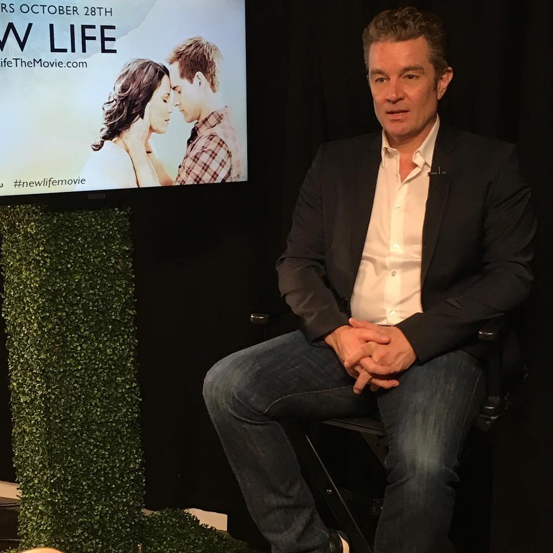 jamie_marsters's tweet photo. Pic of the Day: @JamesMarstersOf chatting away about @NewLife_Movie 2016
#JamesMarsters #NewLife #WhenHeWeirdedUsAllOut #ByPlayingADadToAFullyGrownMan #AndHey #NowHeISADadToAFullyGrownMan #StillWeird #AlsoWhiteShirt #ForThatTouchOfAddedWeirdness https://t.co/u2Kc43b6cL