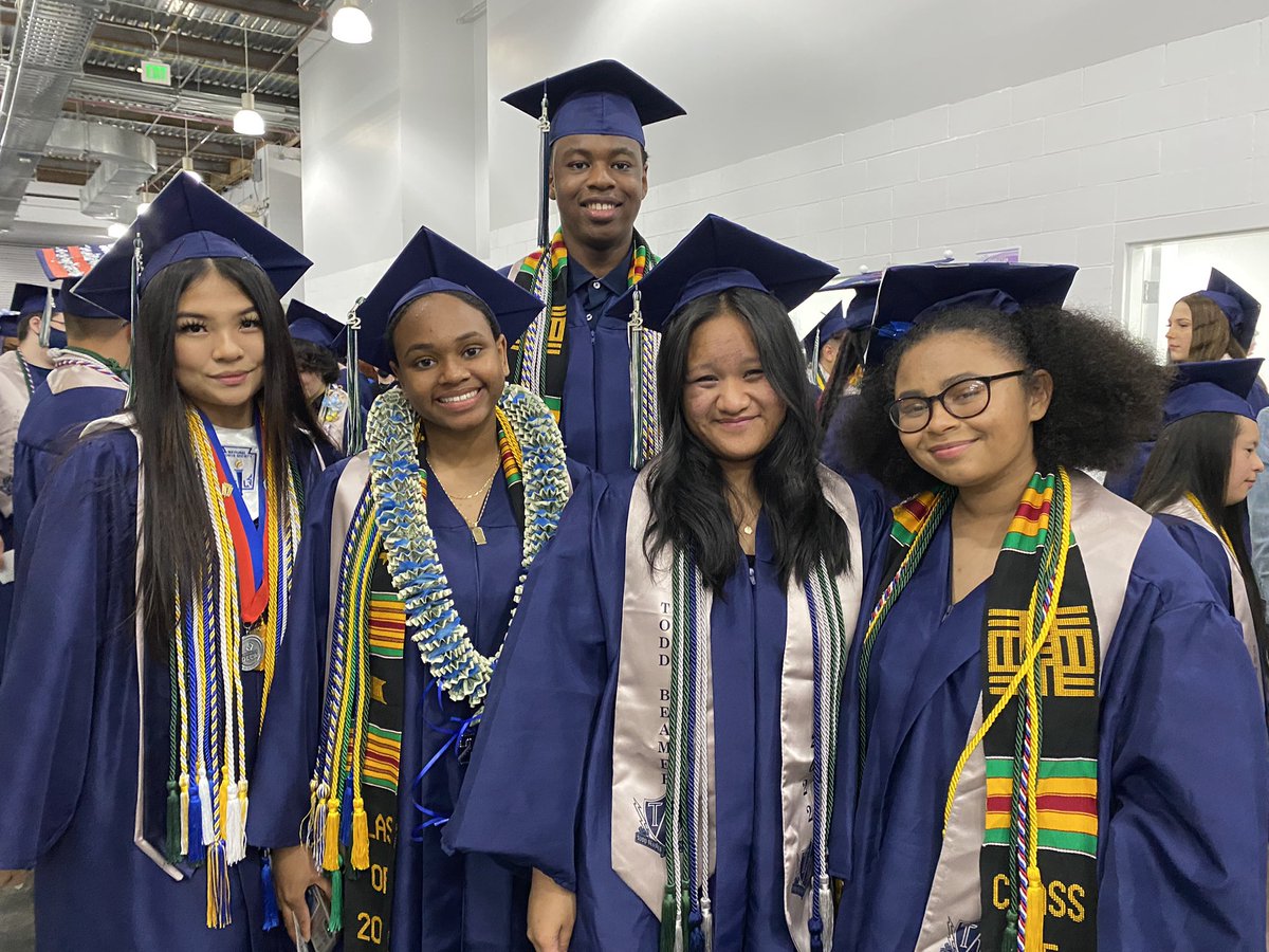 FWPS210's tweet photo. We are #FWPSProud of your accomplishments, TBHS grads. @TBTitans #TitanGrad #Classof2022 @drdpfeifferfwps https://t.co/TcrrneuNuQ