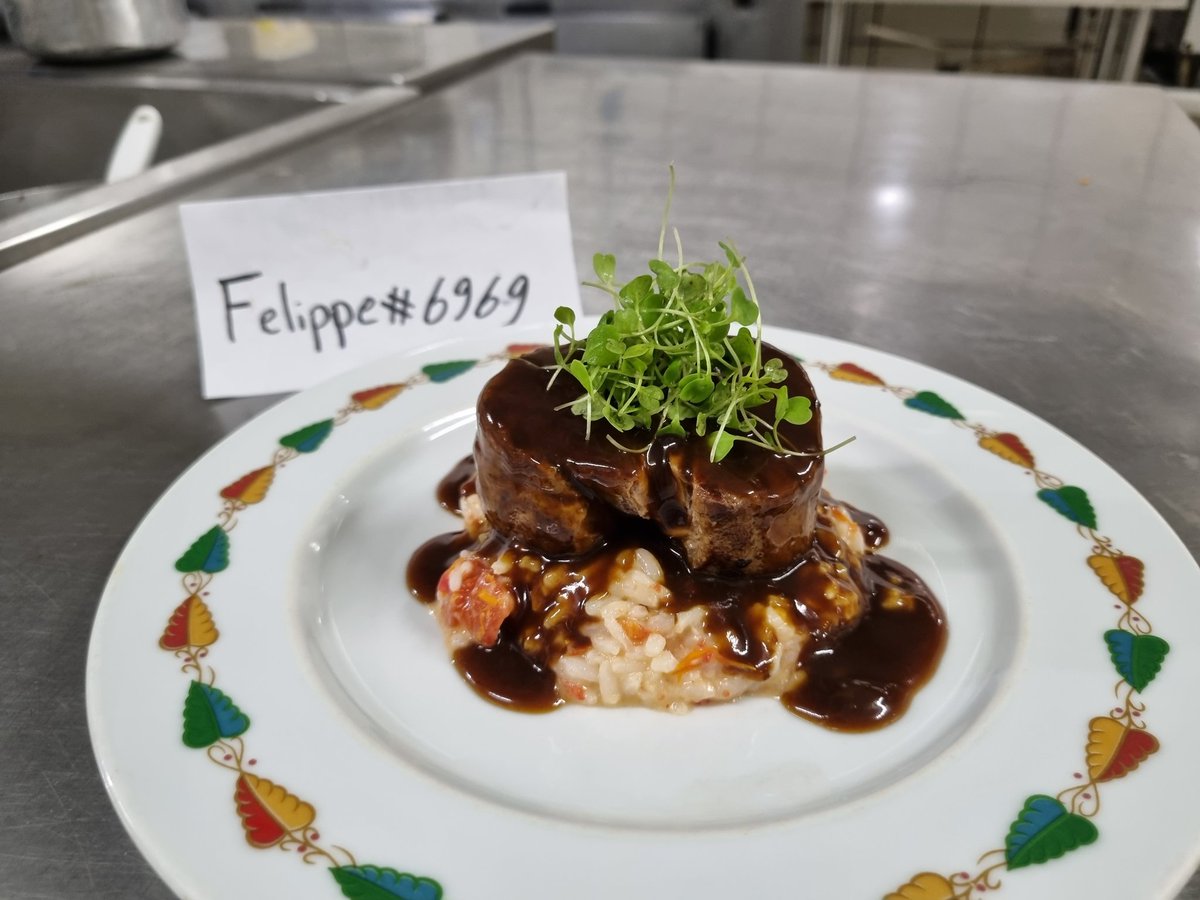 felippeNFT's tweet photo. @operationSIN 
Dried Tomatoes Risotto • Tenderloin Steak • Gravy • Arugula Sprouts

Very well balanced meal with Carbs, Fat and Protein with top notch flavor matching for hunters. 
Will also take this opportunity to dox in twitter, some people already know but im a IRL chef 😅 https://t.co/KpJLQhNdjf