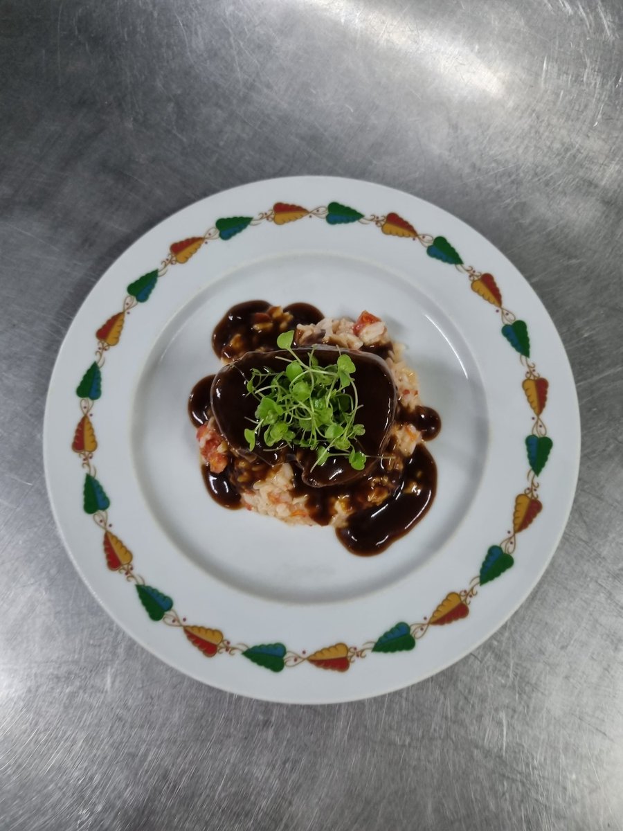 felippeNFT's tweet photo. @operationSIN 
Dried Tomatoes Risotto • Tenderloin Steak • Gravy • Arugula Sprouts

Very well balanced meal with Carbs, Fat and Protein with top notch flavor matching for hunters. 
Will also take this opportunity to dox in twitter, some people already know but im a IRL chef 😅 https://t.co/KpJLQhNdjf