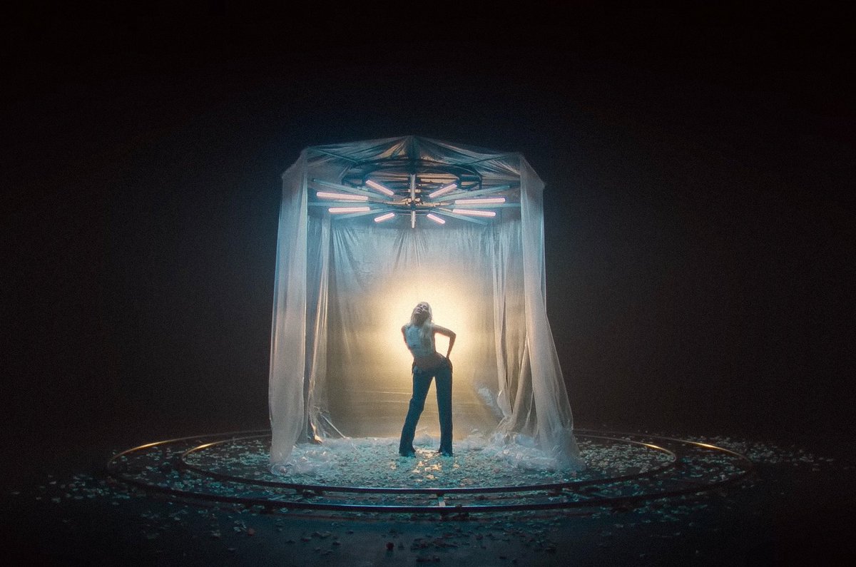 statsluisa's tweet image. LUÍSA SONZA FOR #HOTELCARO