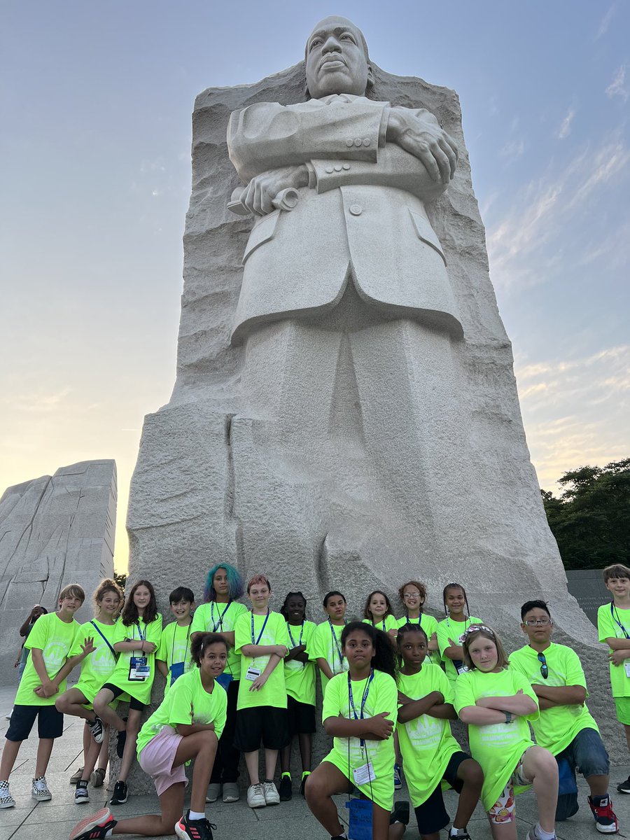 What a powerful picture!! #WashingtonDC #SafetyPatrol 
#MLK 
<a href="/FriendsofORS/">Friends of ORS</a> <a href="/ORSchools/">Oak Ridge Schools</a> <a href="/grimacg/">Gary Grimac</a>