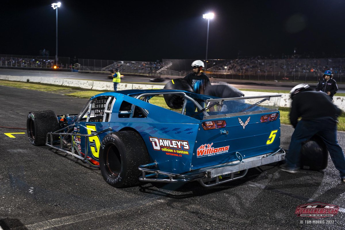 CCPRacing75's tweet photo. "It's nice leaving pit road and everyone still has the right side up"
📷 @tmracephoto
#bestofthebest #pitcrew #pitstop #team #racing #race #grassrootsmotorsports #grassrootsracing #raceteam https://t.co/dRpULhsyQe
