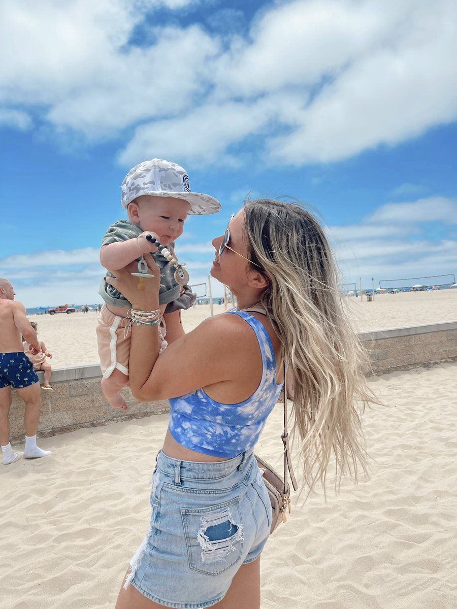 maddiilynn's tweet photo. the cutest beach babe🫶🏼 https://t.co/nl1daJxuCo