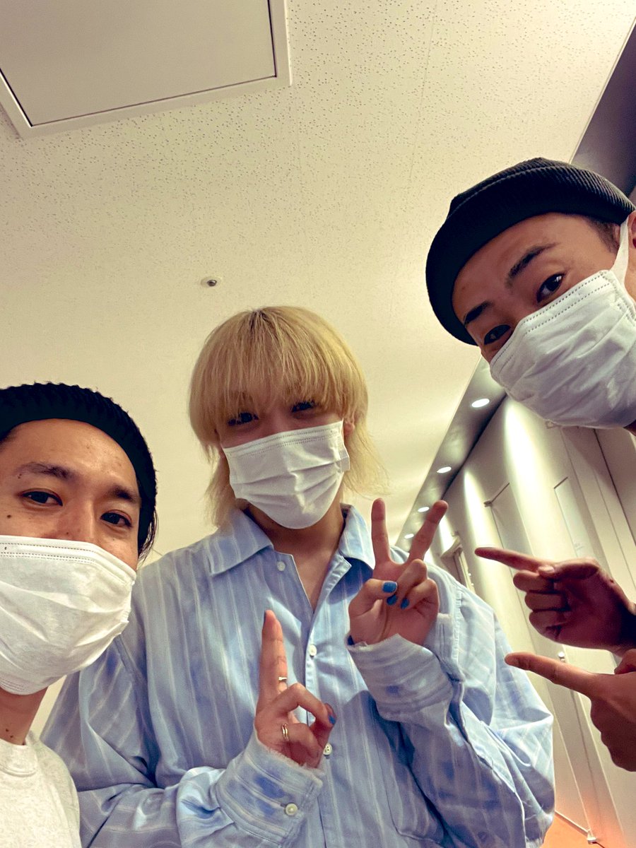 ck4649's tweet photo. 偶然の出会いがたくさん！
ぜろせんの地元ぐんま！

たまたま駅にいて急遽出演してくれた、おおちさん。まさかの色々繋がってた最高なしょーたくん。もすご前から、やばいの知ってたのになかなか会えなかったがんみの皆にも、会えちゃう群馬。

座ってる人も立たせた渾身の最後のウォシュバック！ https://t.co/wJGC54TWdN
