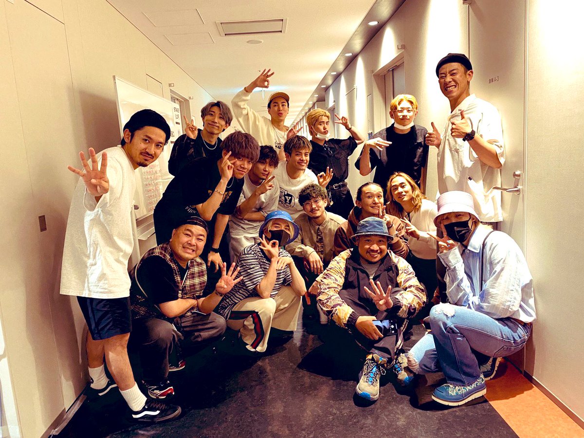 ck4649's tweet photo. 偶然の出会いがたくさん！
ぜろせんの地元ぐんま！

たまたま駅にいて急遽出演してくれた、おおちさん。まさかの色々繋がってた最高なしょーたくん。もすご前から、やばいの知ってたのになかなか会えなかったがんみの皆にも、会えちゃう群馬。

座ってる人も立たせた渾身の最後のウォシュバック！ https://t.co/wJGC54TWdN
