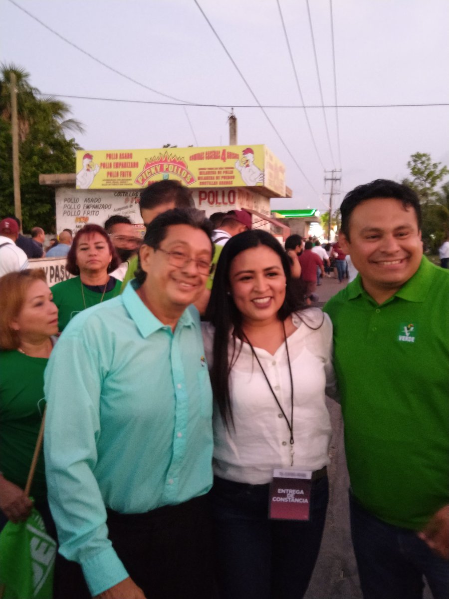 omaralpuche's tweet photo. #PuroMapache Siempre un gusto saludar a mis amigos y paisanos @mapachestec que coinciden en la entrega de constancia como Gobernadora Electa de #QuintanaRoo @MaraLezama en apoyo también a la Delegación de #PuertoMorelos @BlancaMerariPM gracias @LigiaSierraA @licsergiochago https://t.co/NmJ53pazY2