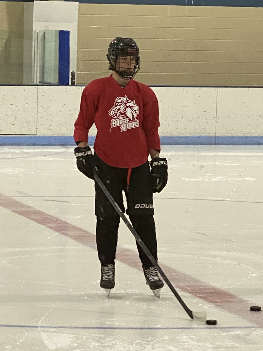 Thank you <a href="/RidertownUSA/">Cedar Rapids RoughRiders</a> for the great futures camp this weekend! We were really impressed with the focus on developing the players to be great human beings and students in addition to hockey players 👏 👏 👏