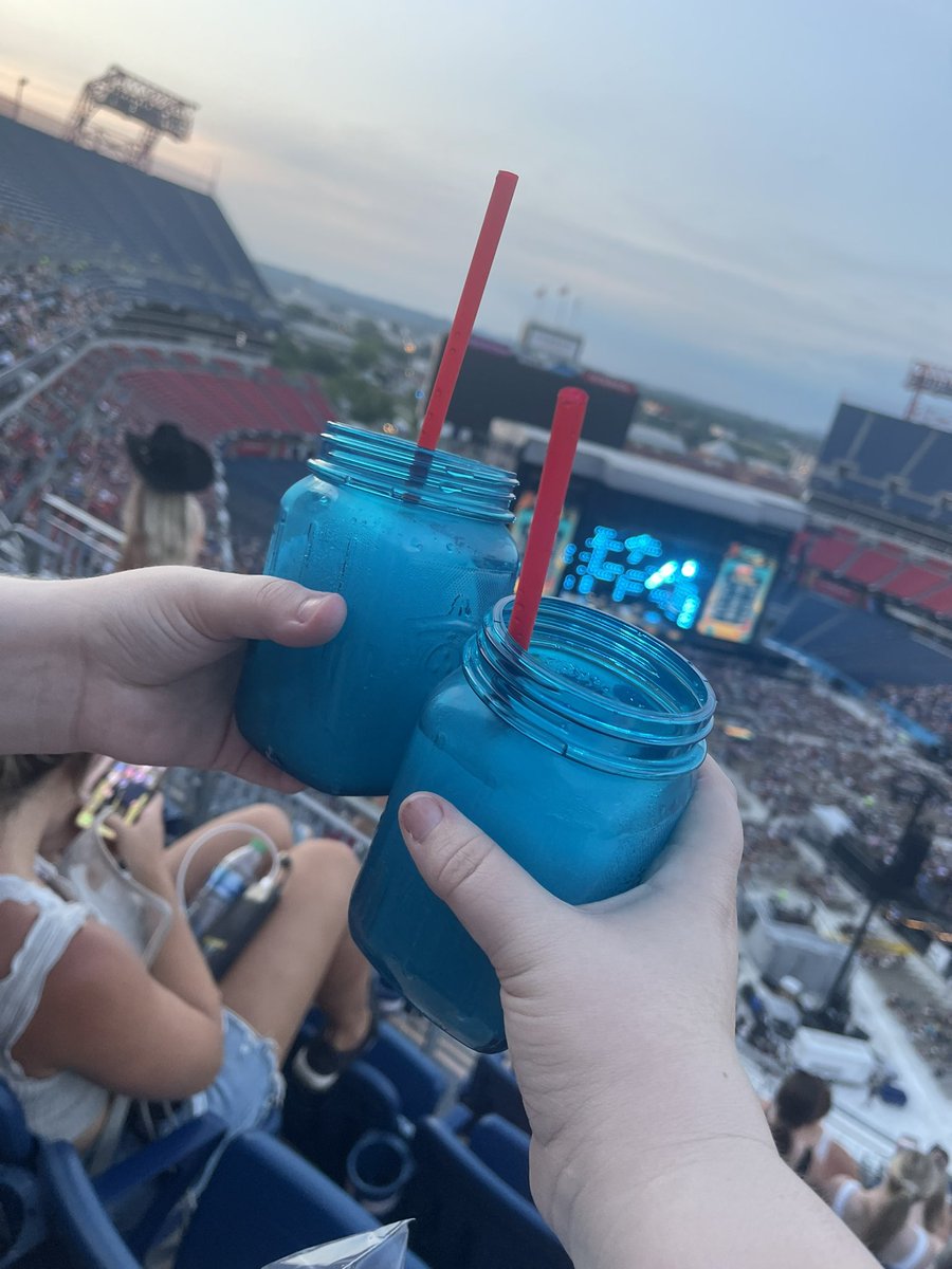 laughingaly's tweet photo. #chevycma got the drinks but a better view would be cool! Last night of CMA and one of my last days in TN before I go home to TX! #CMAFest @CountryMusic https://t.co/v8BxJkkZ3L