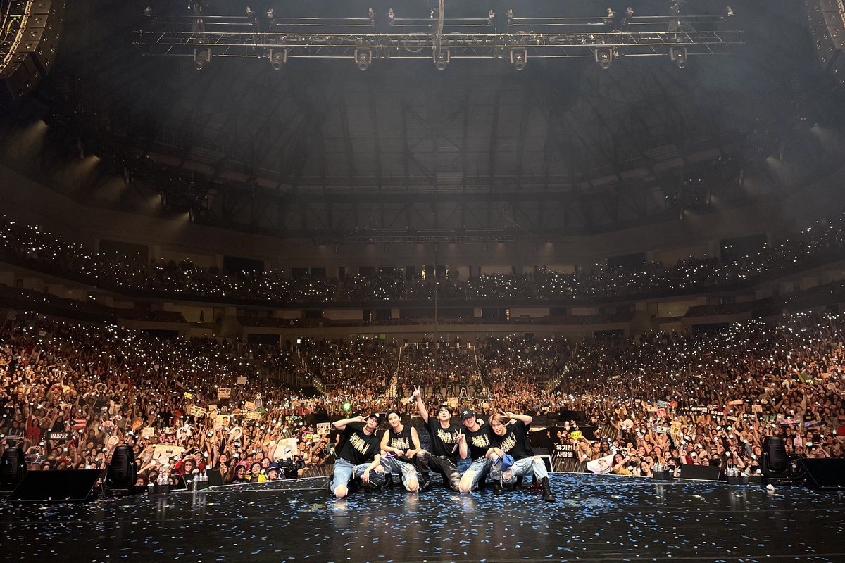 heyyitszahraa's tweet photo. after years of postponements, monsta x completed their third official world tour and im so happy to be apart of it this time round. so so proud of them 💖 

#MONSTAX #MonstaXinFortWorth #MonstaXinDallas @OfficialMonstaX https://t.co/3IFX0GwnPR