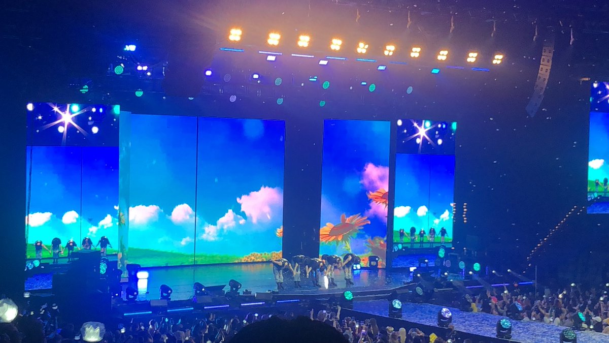 heyyitszahraa's tweet photo. after years of postponements, monsta x completed their third official world tour and im so happy to be apart of it this time round. so so proud of them 💖 

#MONSTAX #MonstaXinFortWorth #MonstaXinDallas @OfficialMonstaX https://t.co/3IFX0GwnPR