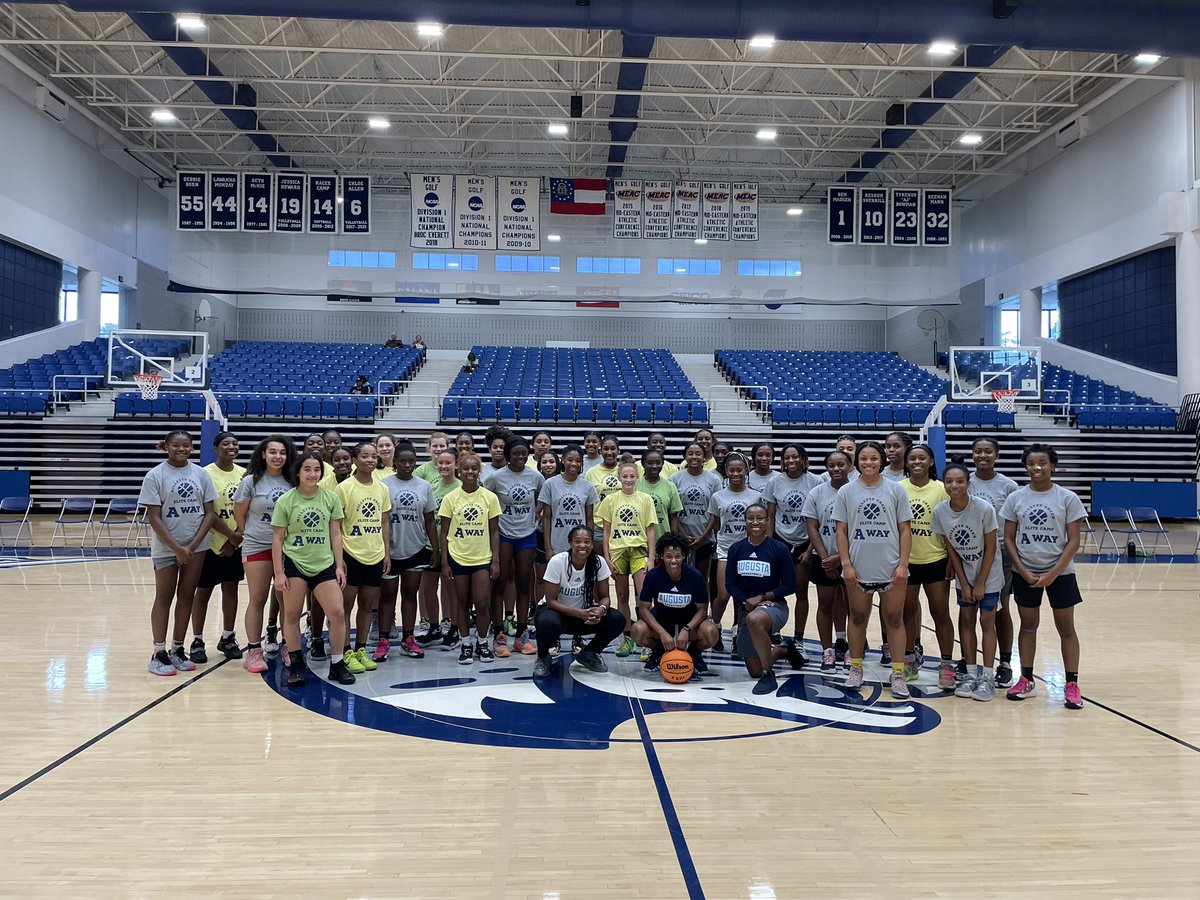 AUG_WBB tweet media
