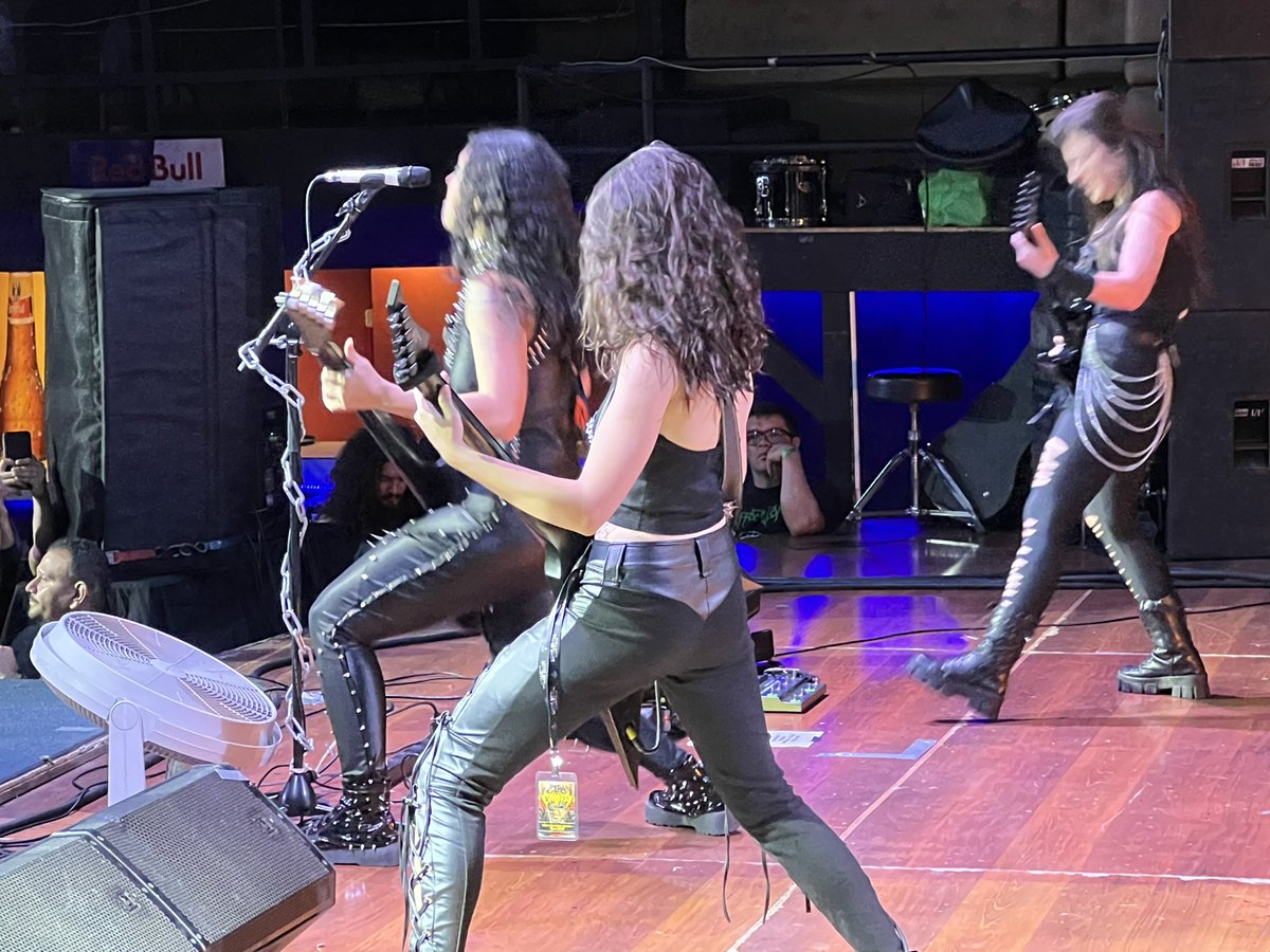 BBeat105's tweet photo. #Crypta el #ExtremeFest, #PepperClub

#StayBlast
#BlastBeat105 https://t.co/RQTq2DyPgy