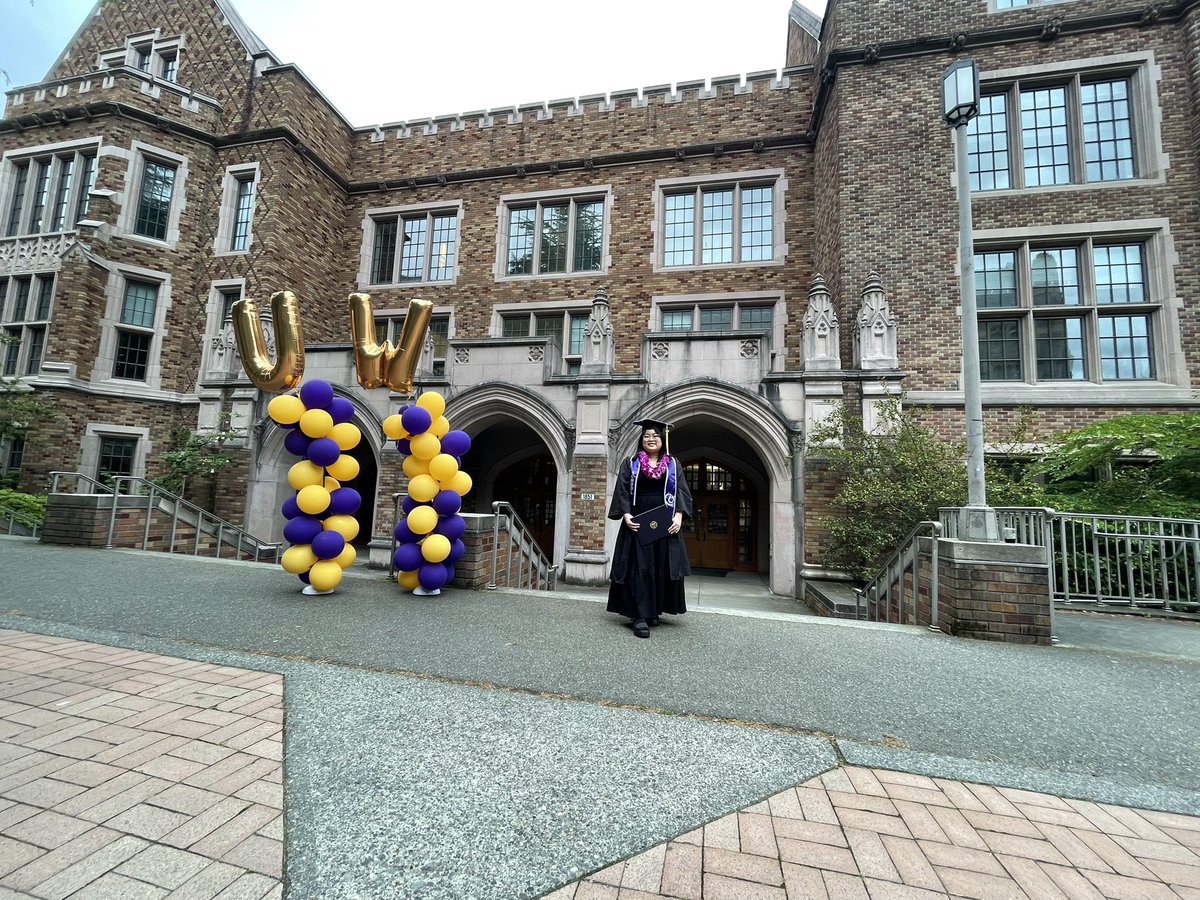 vicnamese's tweet photo. finally got an irl graduation π³ #uwgrad21 https://t.co/Oatjlo44Gc