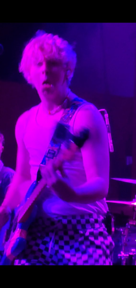 KaiMathew1's tweet photo. @noahfinnadams So photogenic, what an icon 😍 ✨️💅🏼 ( PS. Not Sarcasm- ♡ )
#fyp #noahfinnce #tour #photogenic #Silly #ratboy https://t.co/T8XWxNWpgV