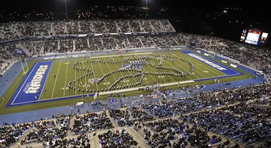 Brayshawn22's tweet photo. After a great talk with ⁦@CoachRoyston_MT⁩  I’m blessed to receive my 20th offer from ⁦@MT_FB⁩ 💙 ⁦@GaffneyFootball⁩ ⁦@hopo125⁩ ⁦@ChadSimmons_⁩ ⁦@RivalsFriedman⁩ ⁦@adamgorney⁩ https://t.co/P6mnW0IPNE