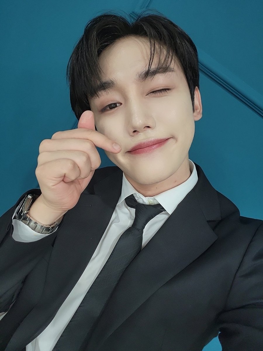 JangjunBrazil's tweet photo. #Hi_NESS 🐮 12.06.2022
"Isso é legal....Depois...♡"
#GoldenChild #골든차일드
#Jangjun #이장준 @GoldenChild https://t.co/RSq4495pzj