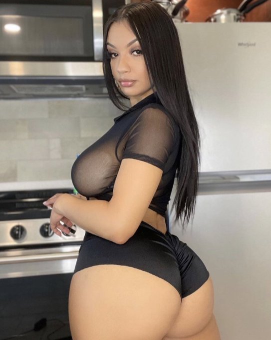 What&rsquo;s for dinner 😋 https://t.co/VGCttMdjhf https://t.co/Q2SGz9izBc<a href="/tag/newprofilepic"class="tags"><span>#newprofilepic</span></a>