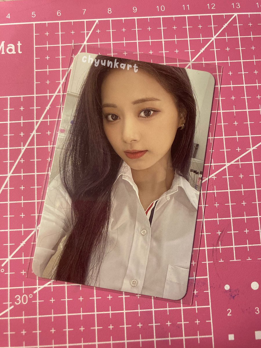 lauveliu's tweet photo. 𖥧 𓂃 tzuyu bday giveaway ❕

꒦꒷ 1 winner of tzuyu fol pc 
➮ ph only
➮ like, rt, mbf

✎ ends at june 14, 12 noon https://t.co/APqzI8MKSa