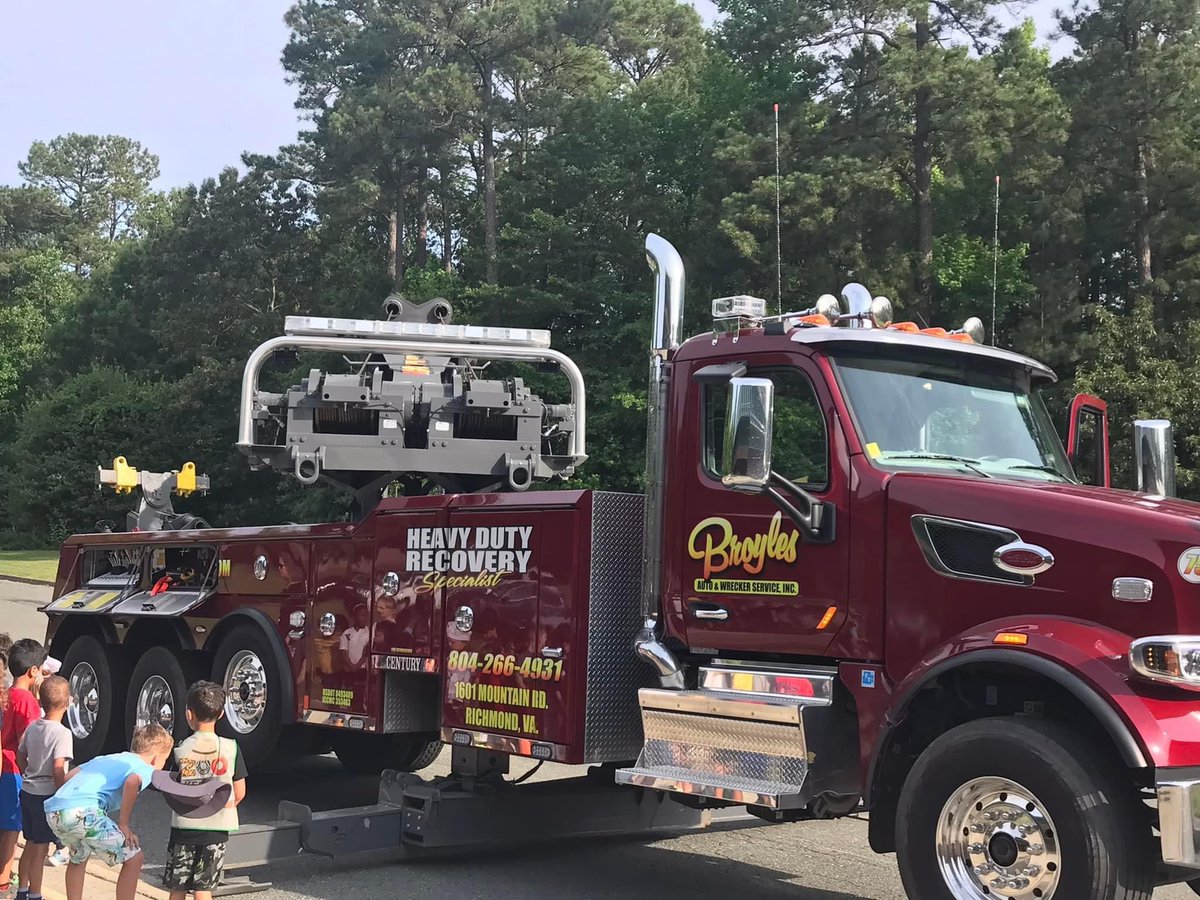 Mrs. Dixon tweet media