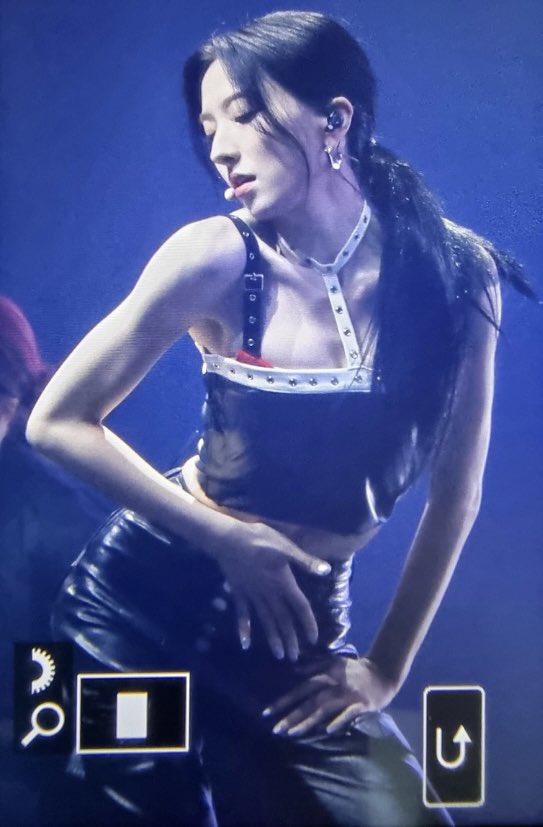 울 주여니 원래도 잘했지만 무대 위에서든 외적으로든 한층 더 단단해지고 성장한 게 느껴져서 너무너무 좋았고 행복했던 콘서트였어,,,