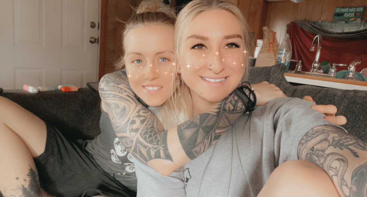 DearChelsea23's tweet photo. We cute i promise 😭 https://t.co/NtF6EVAnIb