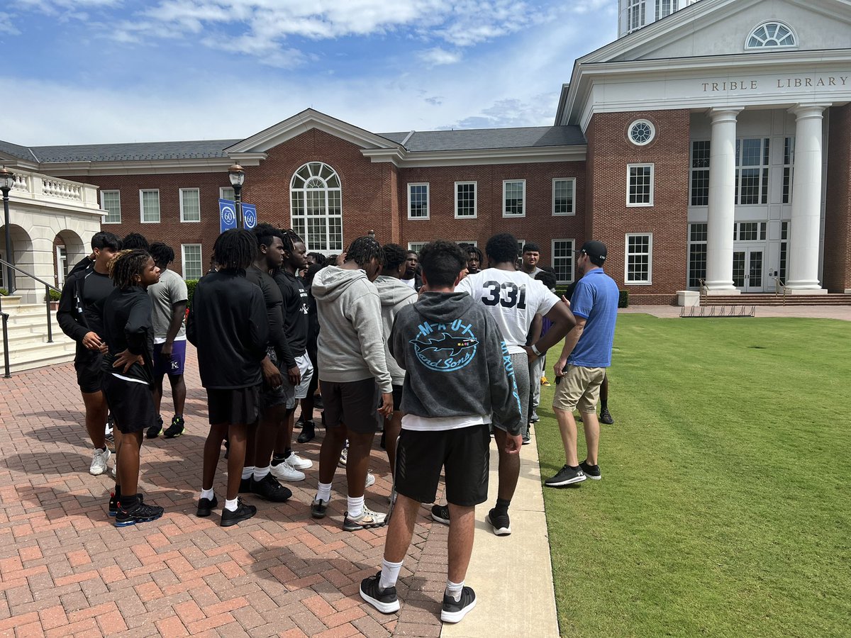 KropFBTwitr's tweet photo. Huge thanks to Head Ball Coach @coachpcrowley of @cnu_football for the great facility and campus tour! A 1 billon dollar campus in VA! OUTSTANDING!! The #lightning are killing it on the road! ⚡️⚡️ ⛵️ ⛵️ @larryblustein @CNUcaptains @RWrightRivals @coachlu102102 @Coach_2CAP https://t.co/iALLmLporE