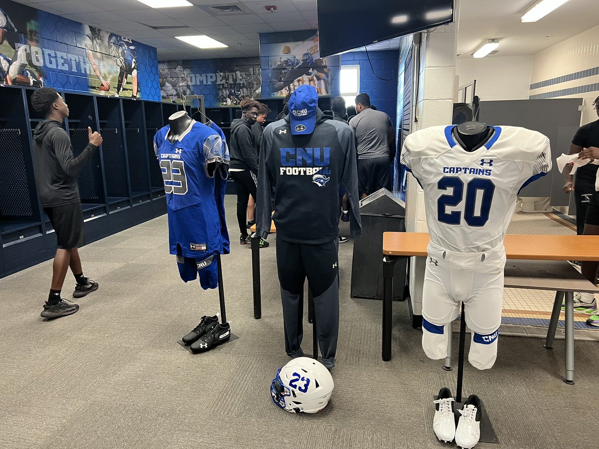 KropFBTwitr's tweet photo. Huge thanks to Head Ball Coach @coachpcrowley of @cnu_football for the great facility and campus tour! A 1 billon dollar campus in VA! OUTSTANDING!! The #lightning are killing it on the road! ⚡️⚡️ ⛵️ ⛵️ @larryblustein @CNUcaptains @RWrightRivals @coachlu102102 @Coach_2CAP https://t.co/iALLmLporE