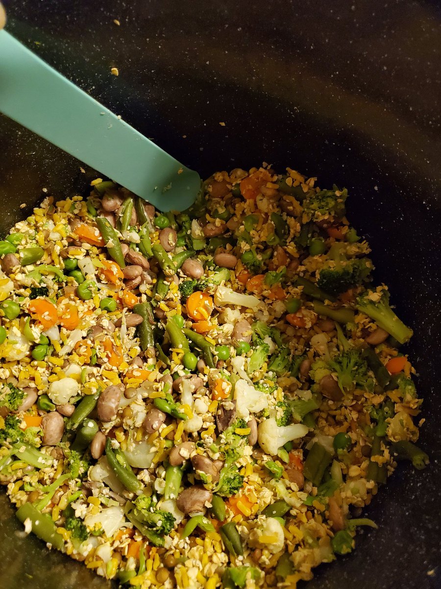 amaresiren's tweet image. Peas, Green Beans, Carrots, Broccoli, Cauliflower, Cabbage
~~~~~~~
Brown Rice, Lentils, Rolled Oats, Quinoa, Pinto Beans
~~~~~~~
Chia Seeds, Hemp Seeds, Tumeric, Parsley, Grapeseed Oil

My new "Superfood Enhanced" blend for Crazy K 🤩

#Cookingfordogs
