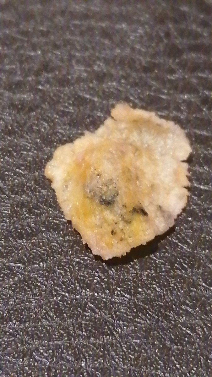 Drogoberto's tweet photo. @KelloggsLATAM probando los nuevos corn flakes +puré de fruta y me sale esto, esta podrido o que es lo que tiene, así no me daría confianza comprárselo a mi hijo, kelloggs que paso me pueden explicar. https://t.co/FTgzSdfGMP