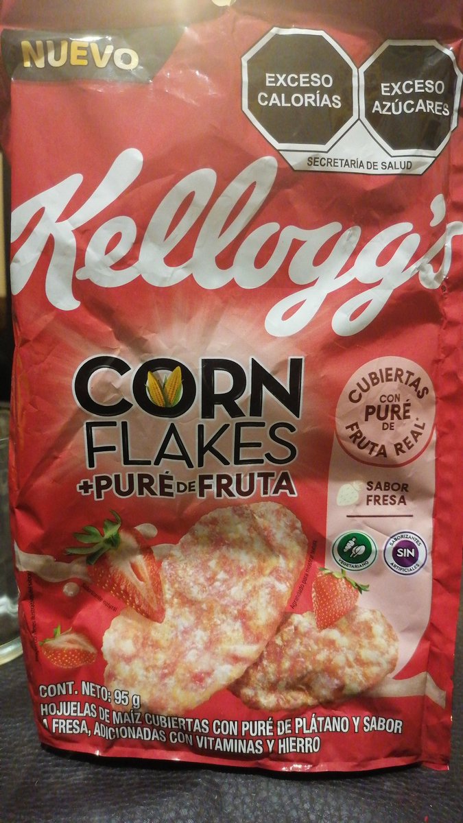 Drogoberto's tweet photo. @KelloggsLATAM probando los nuevos corn flakes +puré de fruta y me sale esto, esta podrido o que es lo que tiene, así no me daría confianza comprárselo a mi hijo, kelloggs que paso me pueden explicar. https://t.co/FTgzSdfGMP