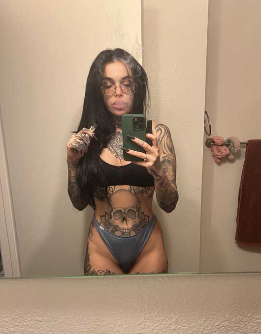 Come smoke w/me &hellip; https://t.co/MRSct9UyXD