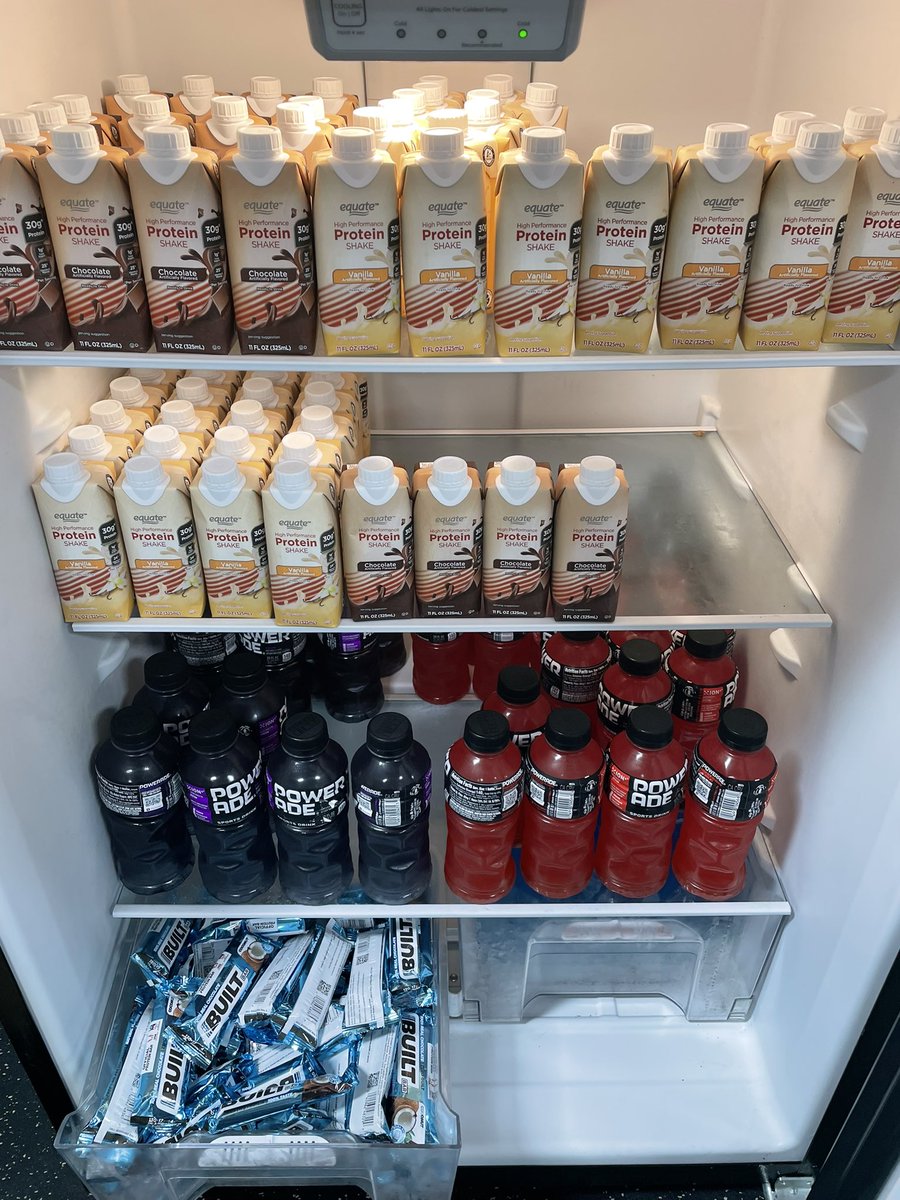 SpoofhoundFoot1's tweet photo. Nutrition Fridge stocked up for another week of summer weights. Adding some @Built_Bar in this week. #GoodInGoodOut https://t.co/2xKDOCrXT7
