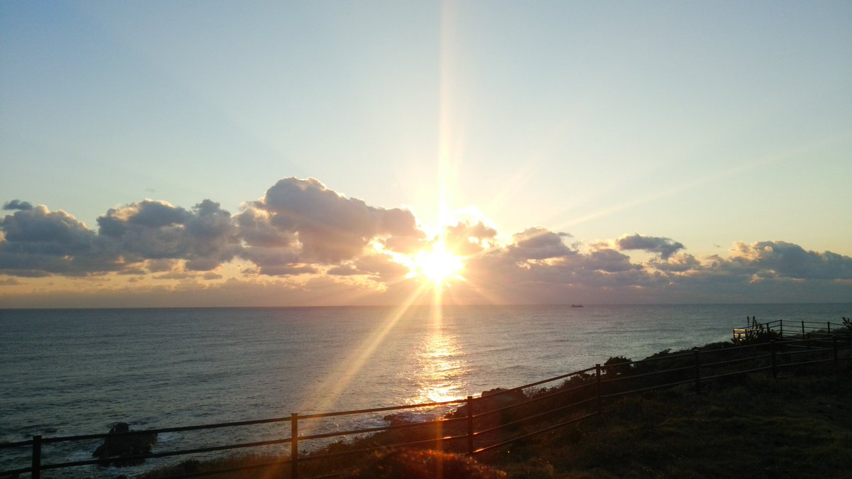 日の出

#写真好きな人と繋がりたい 
#ファインダー越しの私の世界ᅠ 
#キリトリセカイ