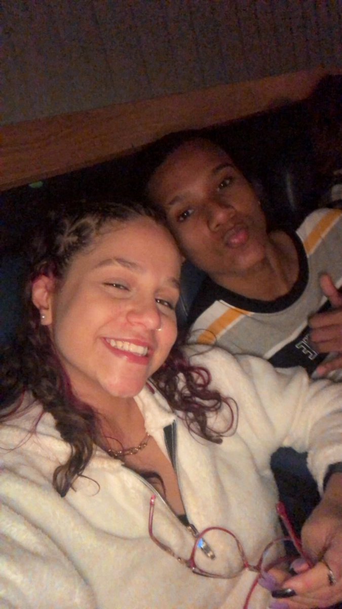 obrigada por ser tão incrível. Obrigada por me fazer sentir única, eu te amo demais. Obrigada pelo dia te amo❤️